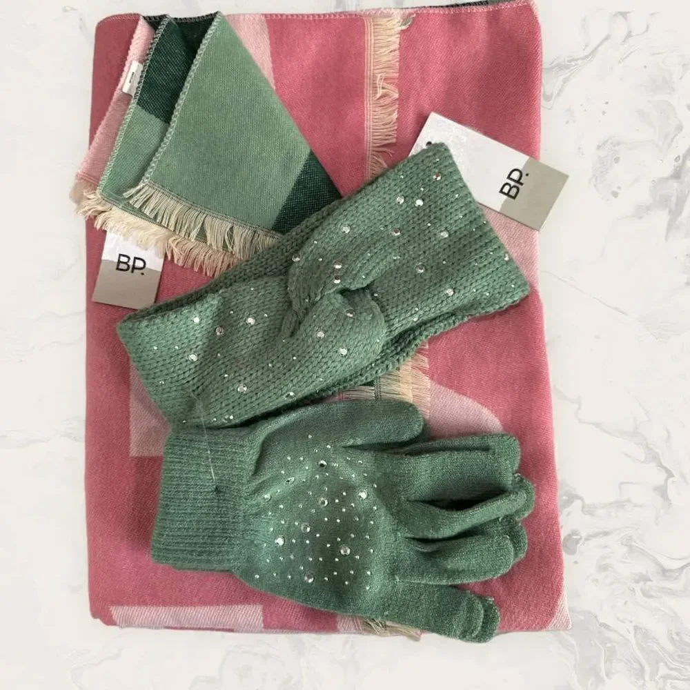 NWT BP. Bundle Blanket Scarf Wrap Word Play Pastel Green/Pink /Oversize/Love quo